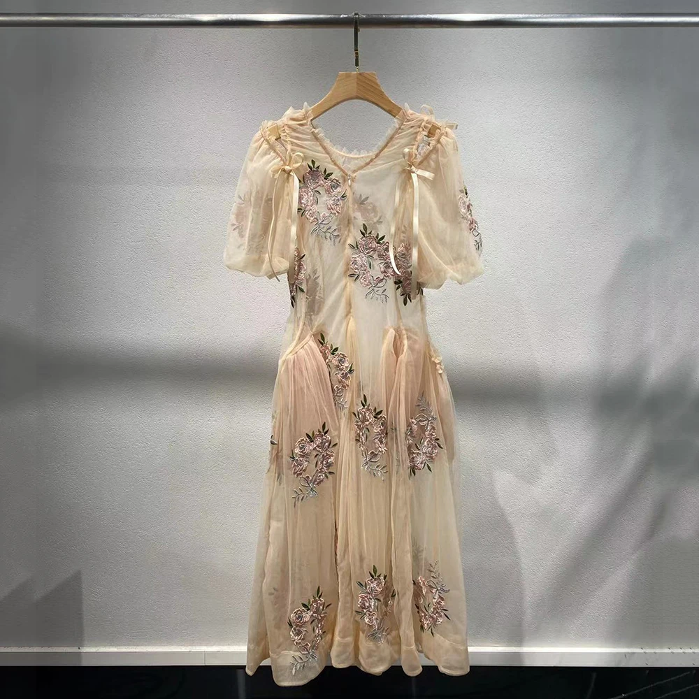 Женское длинное платье с цветочной вышивкой круглым вырезом коротким рукавом