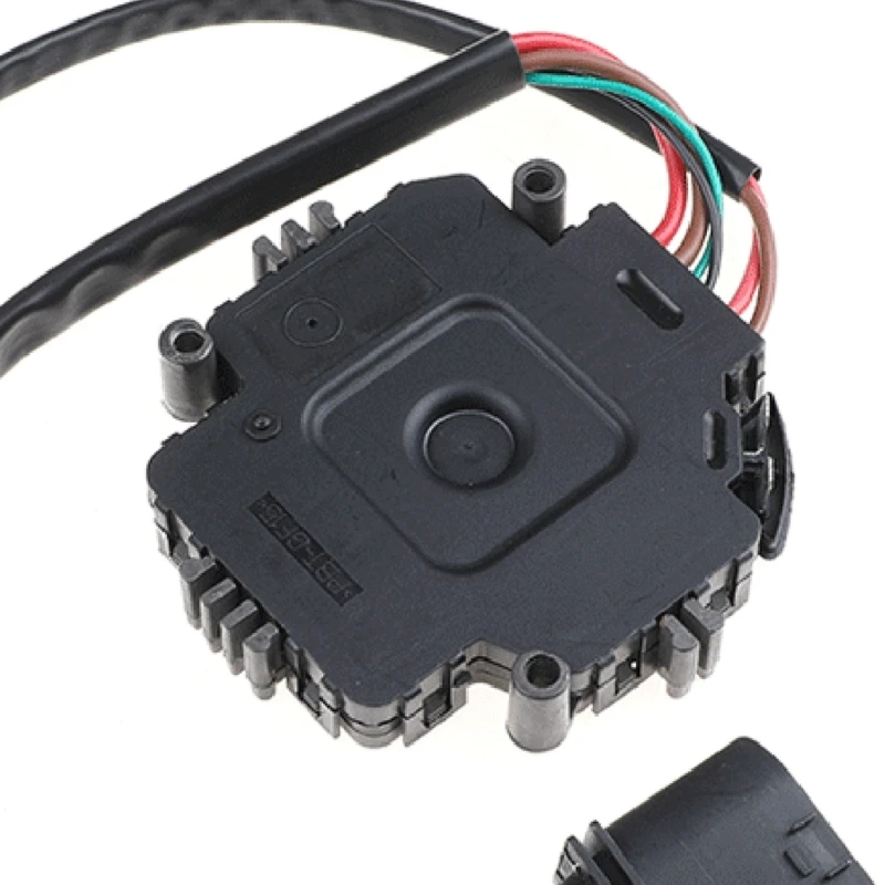 Универсальный модуль управления вентилятором охлаждения радиатора автомобиля