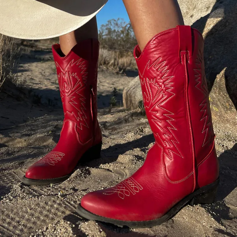 

Женские ковбойские ботинки с вышивкой, остроносые ботинки до середины икры на среднем каблуке, на молнии, рыцарские ботинки, осень-весна