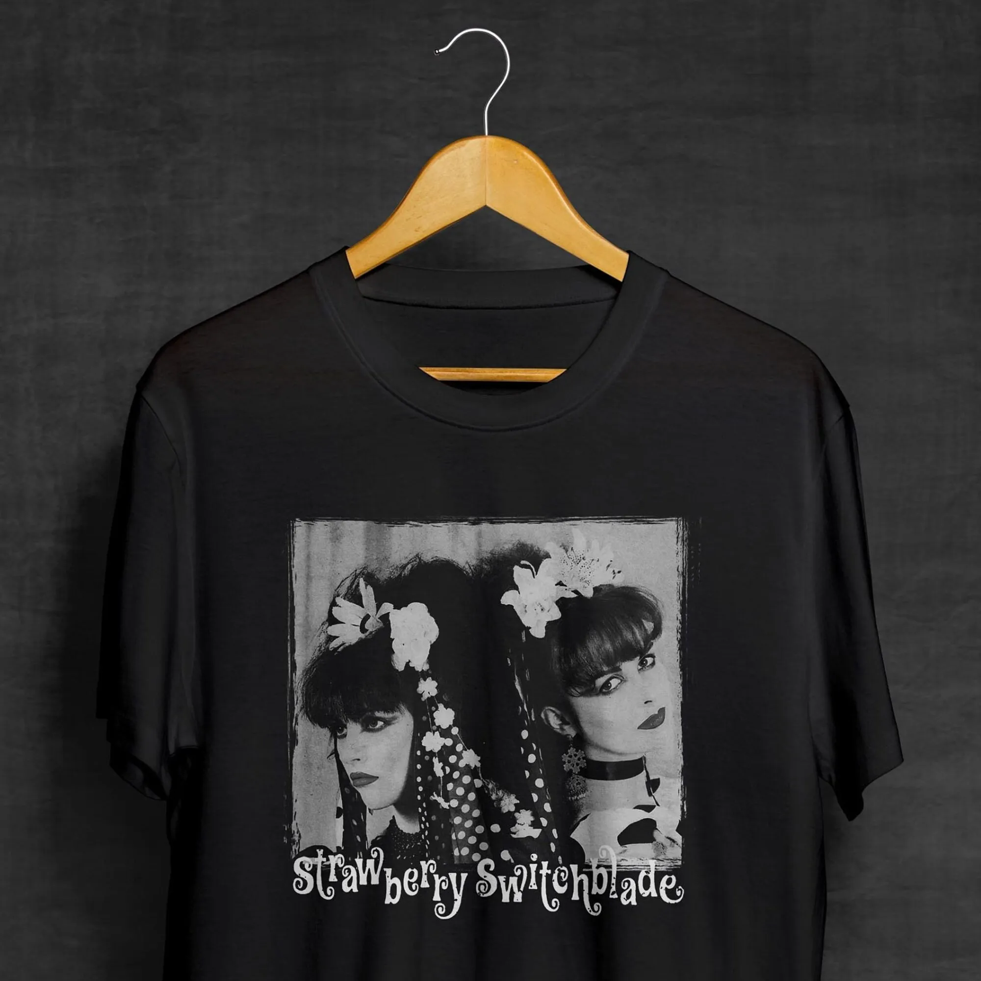 Черная футболка Strawberry Switchblade | 80-е годы Новая волна Рубашки группы
