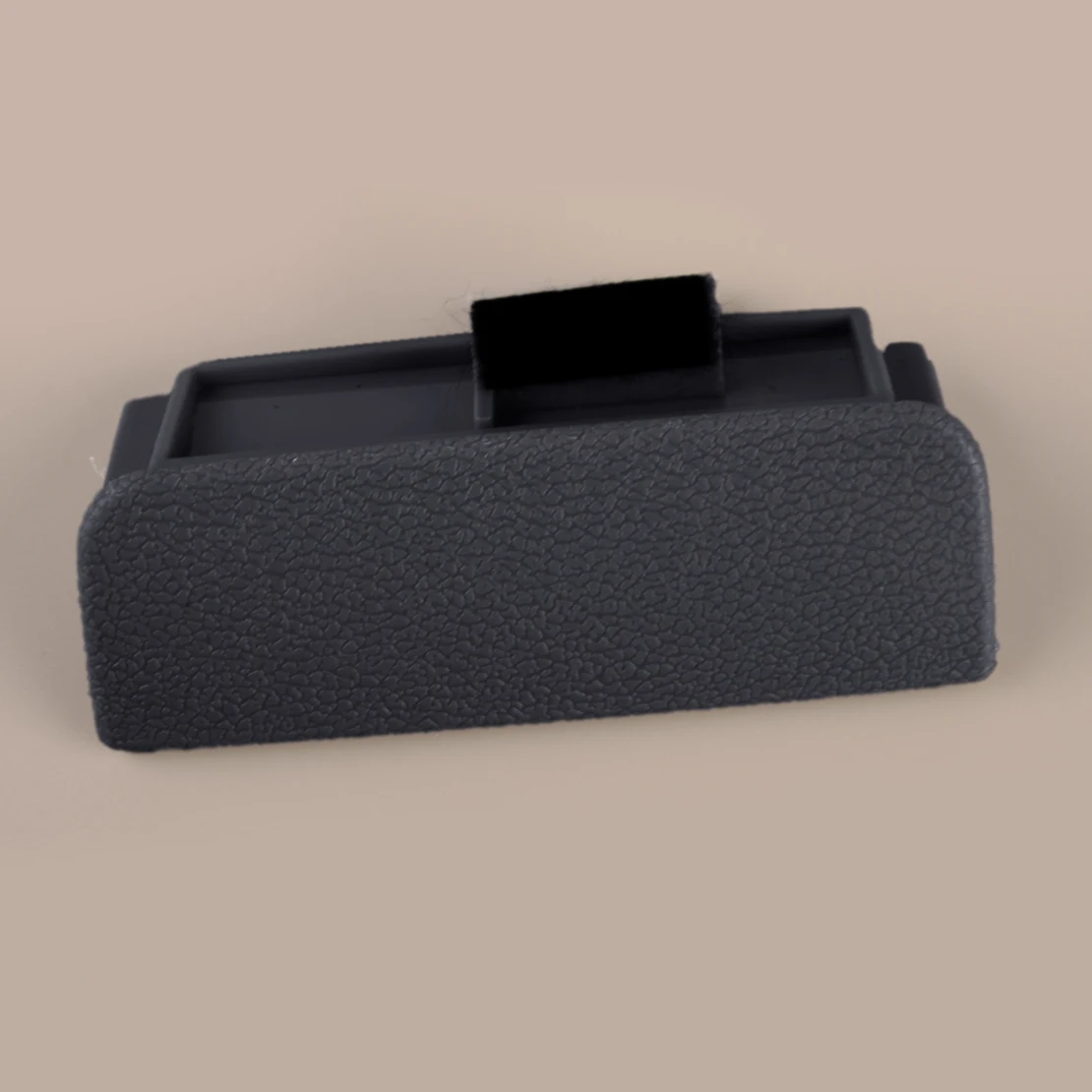 

Ручка защелки перчаточного ящика 845601F100EZ для Kia Sportage 2005 2006 2007 2008 2009 2010