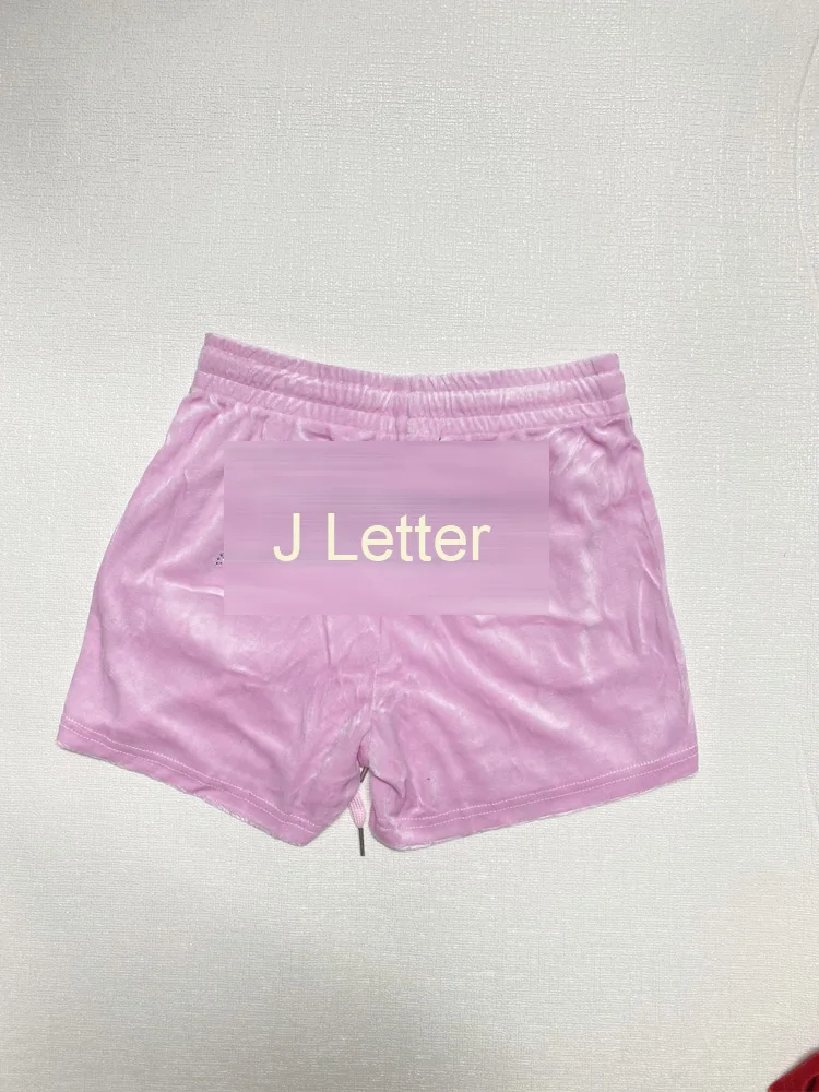 Бархатные спортивные шорты