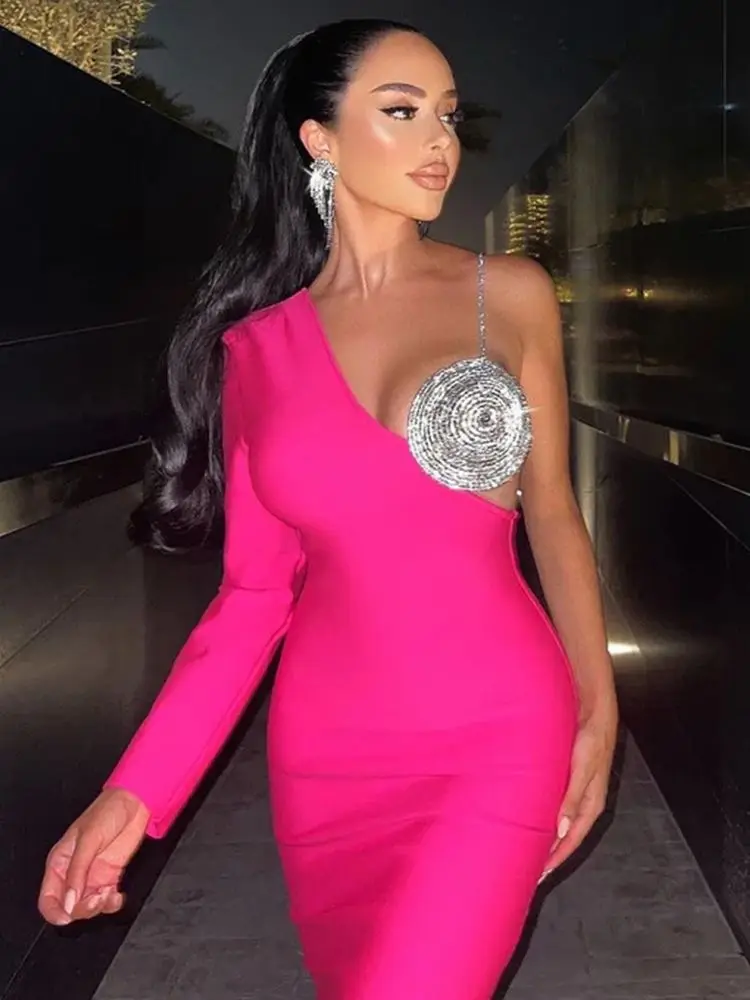 Женское облегающее мини-платье на одно плечо черное