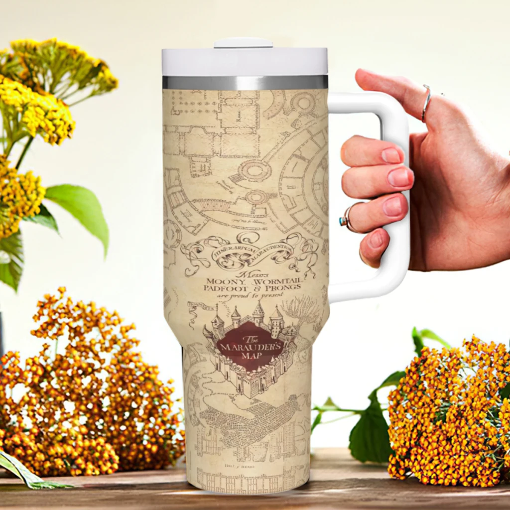 Стакан Harry Potter на 40 унций с ручкой и соломенной крышкой. Изолированные стаканы из