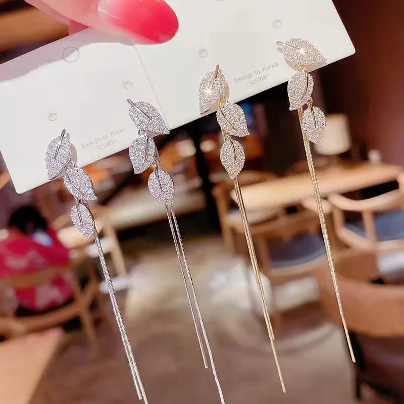 

Diamond-encrusted Leaves Long Two-wear Tassel Earrings for women Super Fairy Temperament Girl Small Fresh