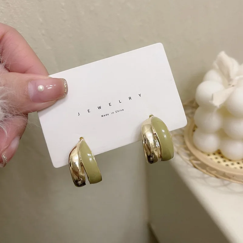 

Width Temperament Metal C Shape Earrings for Women Simple Green Chunky Hoops Earrings Luxury Jewelry