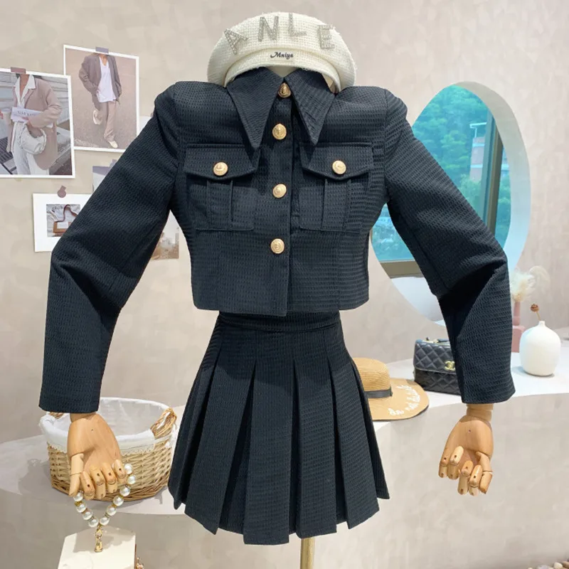 

Нишевый дизайн, новая женская одежда, весна 2022, костюм, однобортный с длинным рукавом, короткий топ, плиссированная юбка, комплект из двух пр...