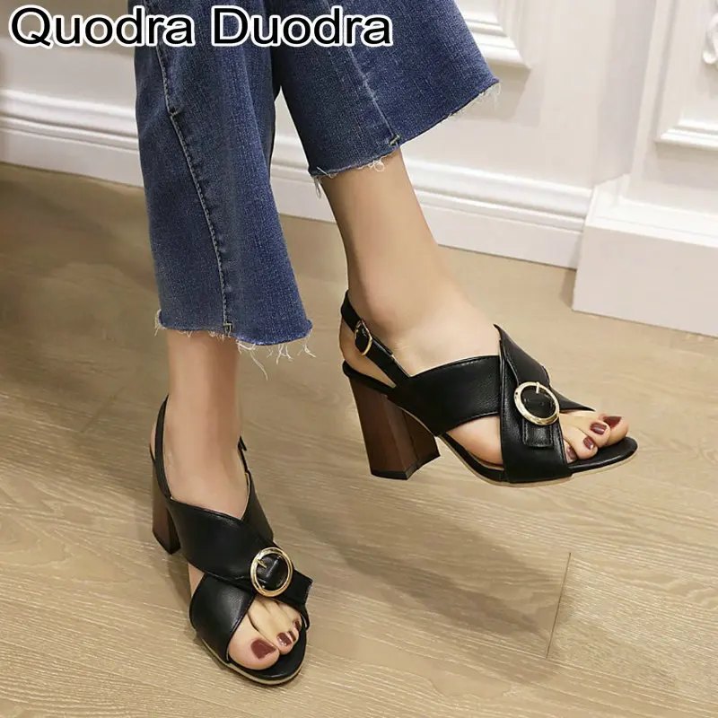 Женские босоножки из ПУ кожи с круглым носком и открытым