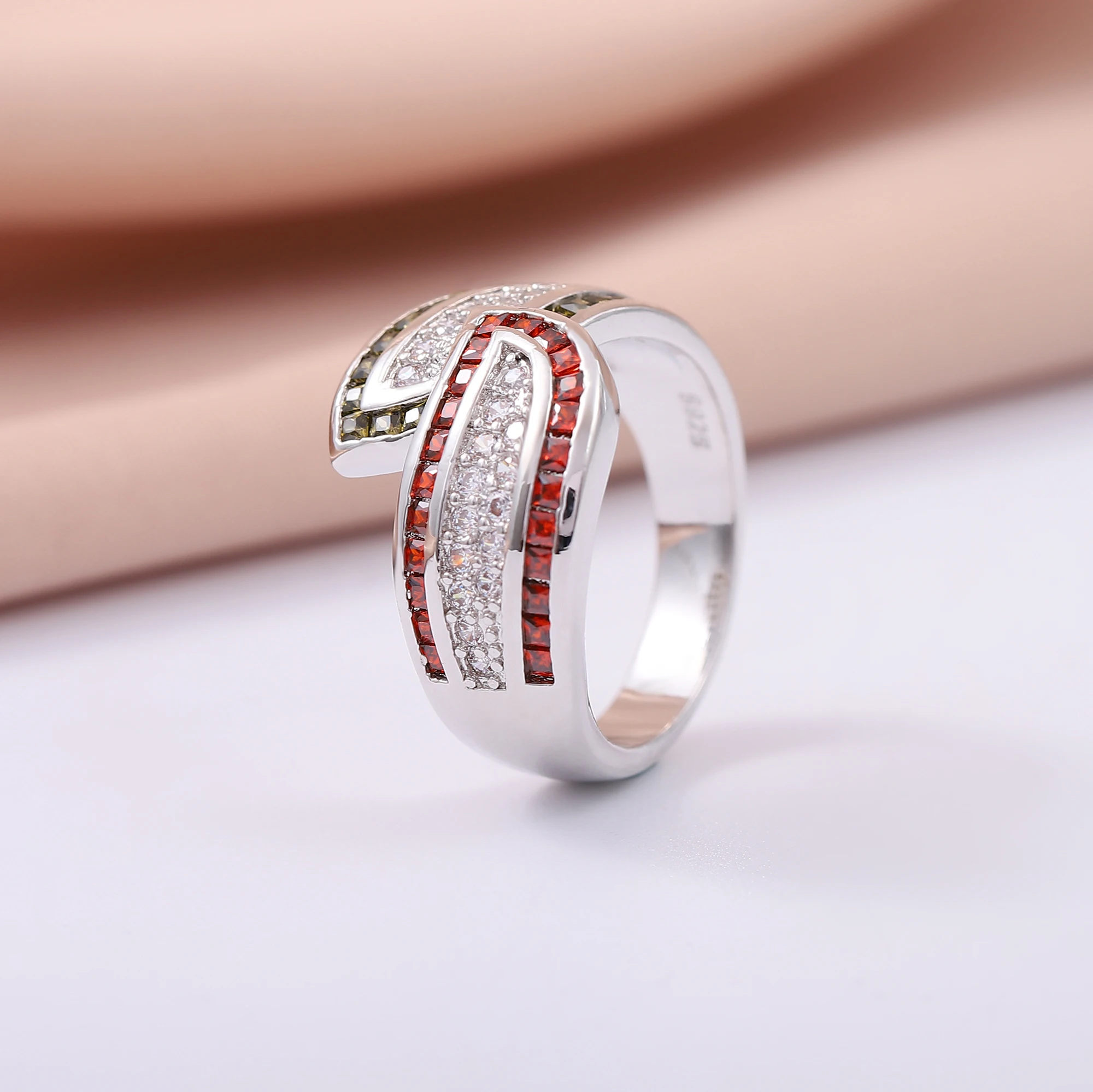 

Unique Party Gift For Women Leaf Green Red Cz Zircon Princess Wedding Ring Engagement Rings Jewellery Luxury Wide Finger Ring