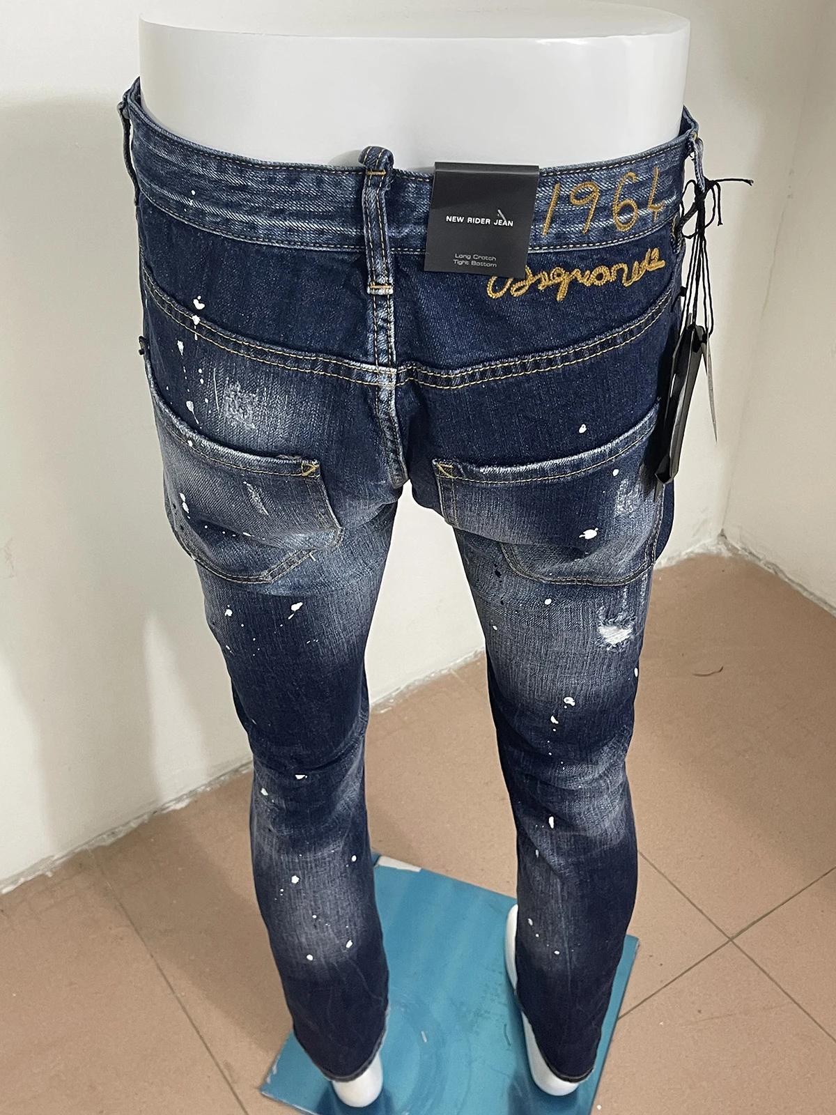 2023 spring and autumn new style D2 jeans men wash worn holes patch paint micro bullet embroidery straight blue jeans man