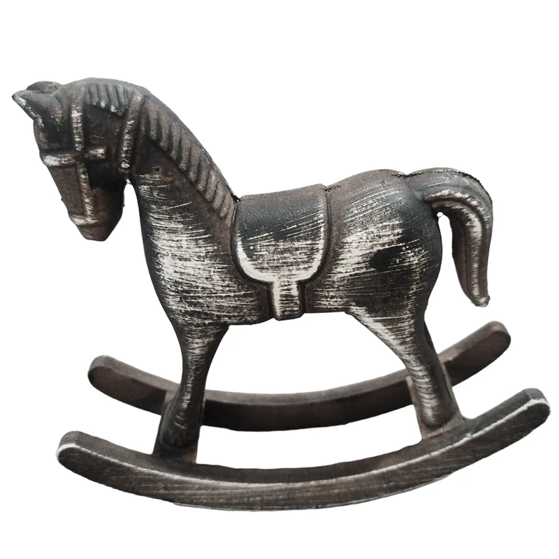 

Деревянная статуэтка лошадь