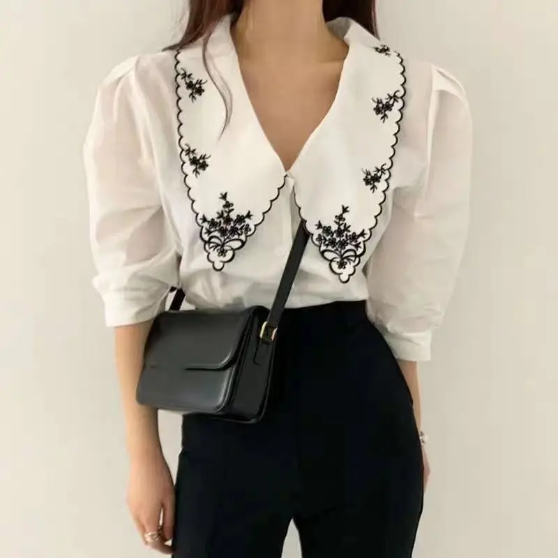 

Palace Style Retro Embroidery 2022 Gentle OL Color-Hit Hot Plus Leisure Chic Loose Sweet Casual Women All Match Shirts Tops