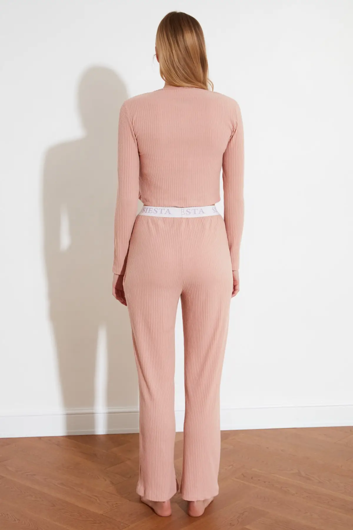 

Trendyol Rubber Detailed Pajamas set THMSS21PT0114