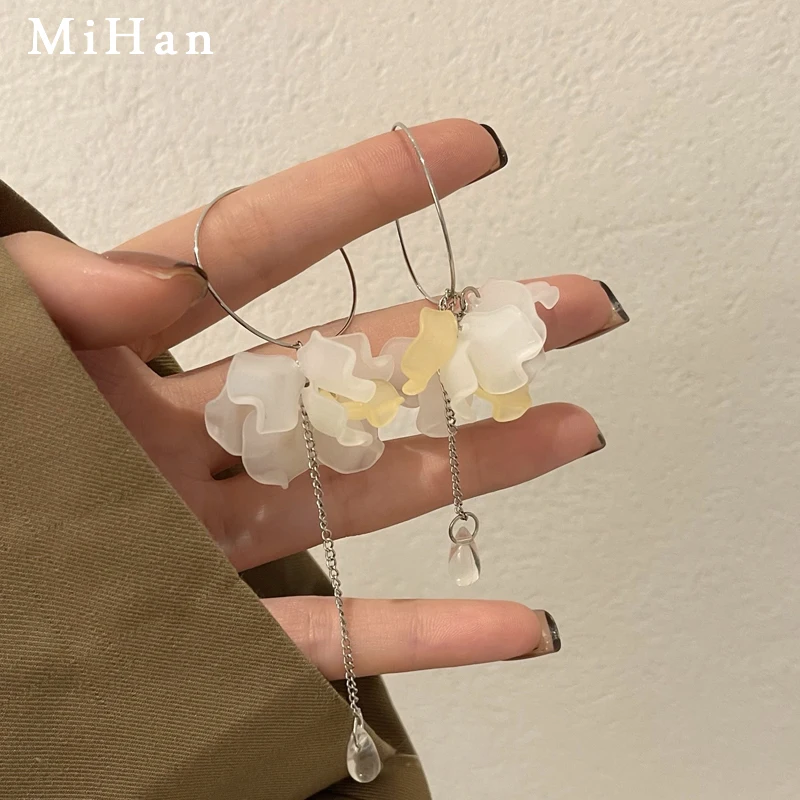 

Mihan Modern Jewelry Flower Tassel Earrings 2022 New Trend Hot Selling Resin Drop Earrings For Women Party Gifts Wholesale