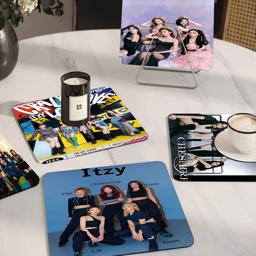Kpop Group Itzy Быстросохнущий Кухонный Коврик Противоскользящий Для Кофейной Посуды