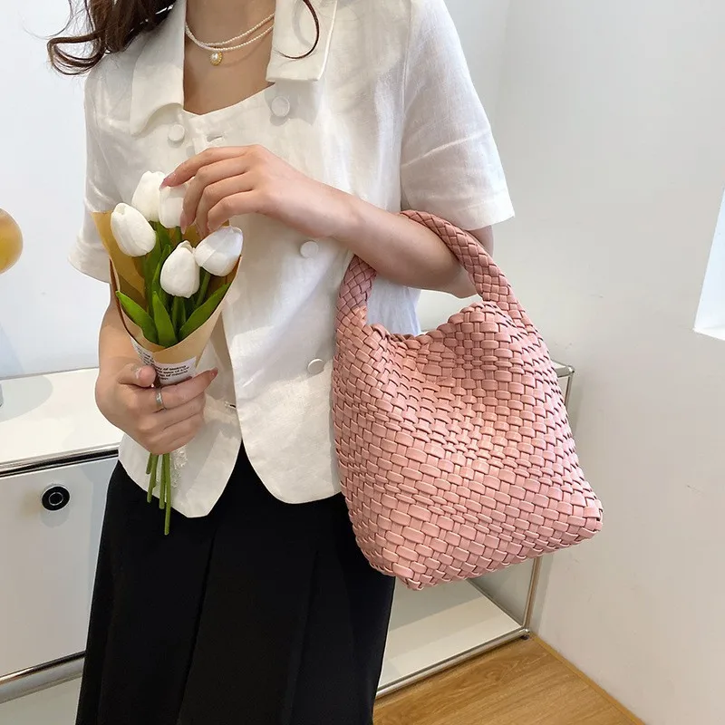 Niche Hand-Woven Women's Soft Leather Large Capacity Portable Cross-Body Elegant High-Grade Shoulder Commuter Bag