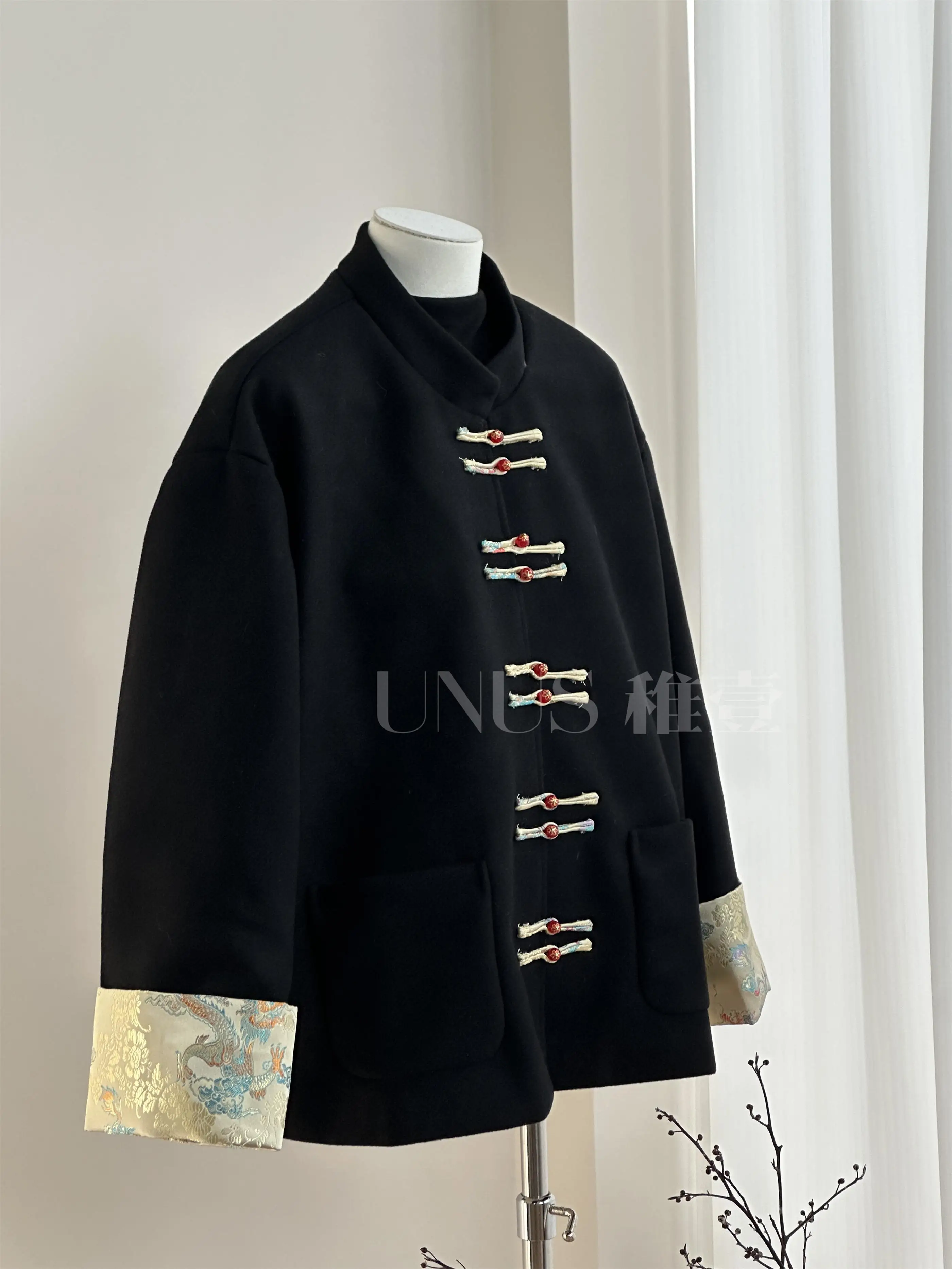 Unus Zhi Wool Woolen Thick Coat New Chinese Sle Red Embroidered Jacquard Patchwork Year Buckle High end