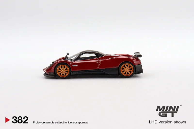 Модель гоночного автомобиля игрушка в подарок для детей масштаб 1:64 Pagani Zonda F #382