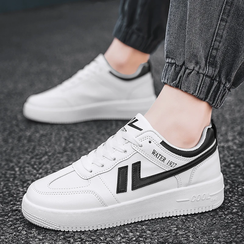 

New Brand Vulcanized Shoes Men White Leather Trainers Sports Casual Shoes Fashion Platform Sneakers Comfortable Running Shoes