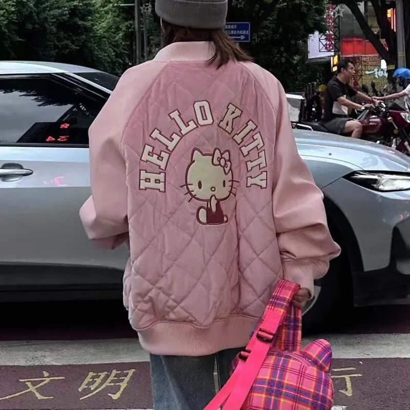 

Новинка, пальто Sanrio, розовая куртка с мультяшным Hello Kitty, пальто Y2K, бейсбольное пальто в стиле хип-хоп, женская зимняя теплая верхняя одежда оверсайз с вышивкой