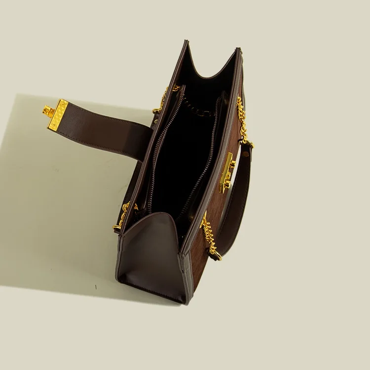 Зимняя матовая кожаная женская сумка модная на плечо с цепочкой повседневная