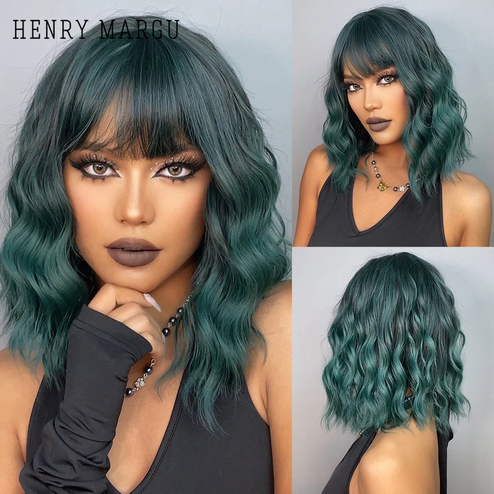 

HENRY MARGU Short Wavy Synthetic Wigs Green Ombre Bob Wigs with Bangs Natural Hairs Cosplay Lolita Heat Resistant Wigs for Women