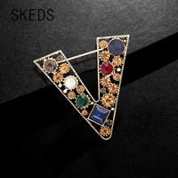 skeds fashion v letters brooches pins for women men luxury crystal decoration vintage badges classic clothing coat brooch pin