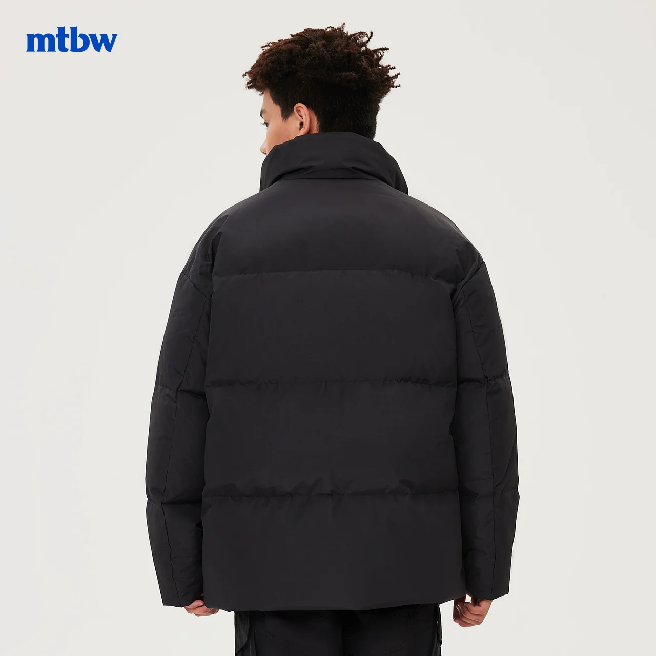 Рисунок 4 - Зимняя теплая куртка с воротником-стойкой