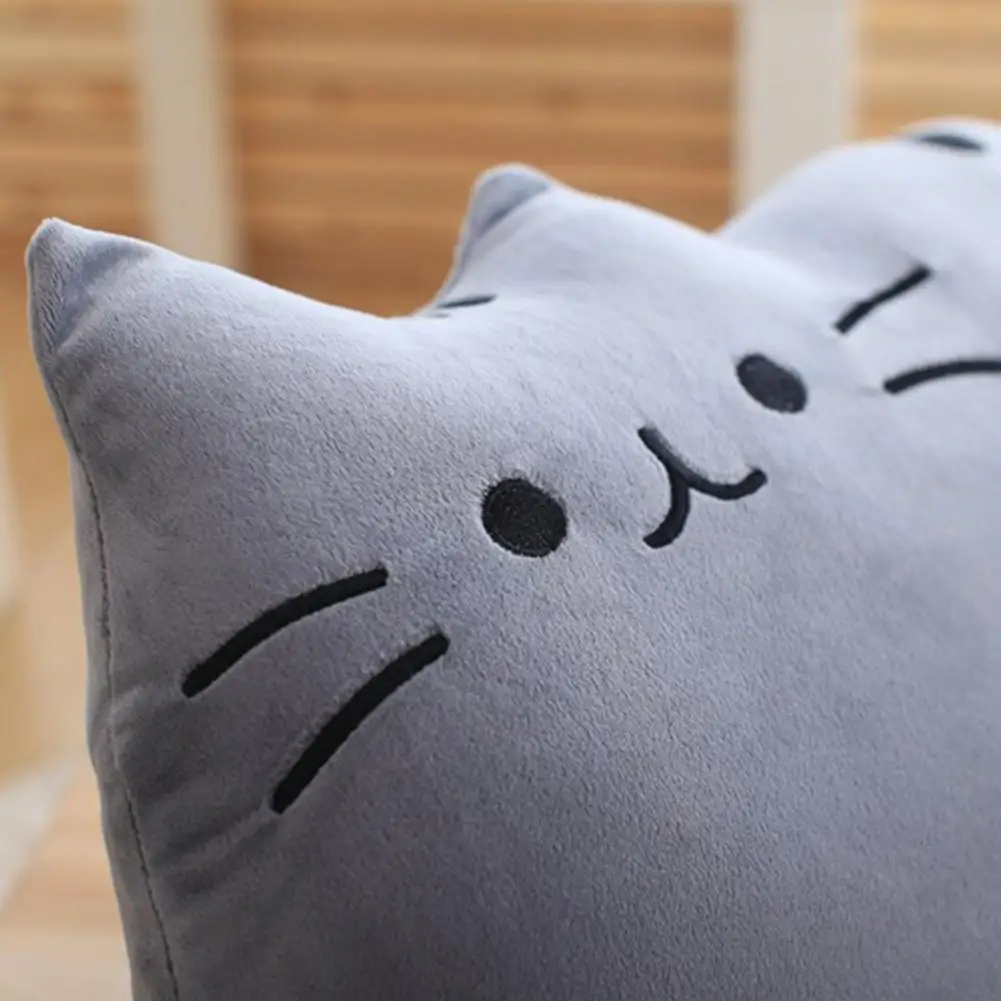 Вязаные коты подушки. Подушка в форме кошки. Подушка в виде кошки. Мягкая подушка кот. Cat pillow.