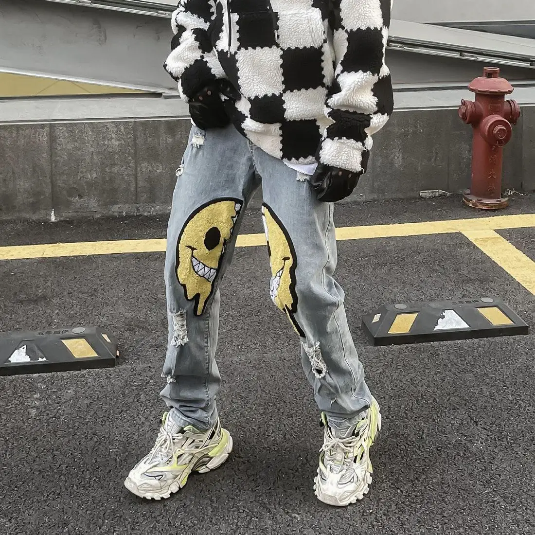 New Jeans American Street Smiley Embroidered Flocking Jeans, Men's High Street Hip Hop Hole Distressed Straight Washed Trousers
