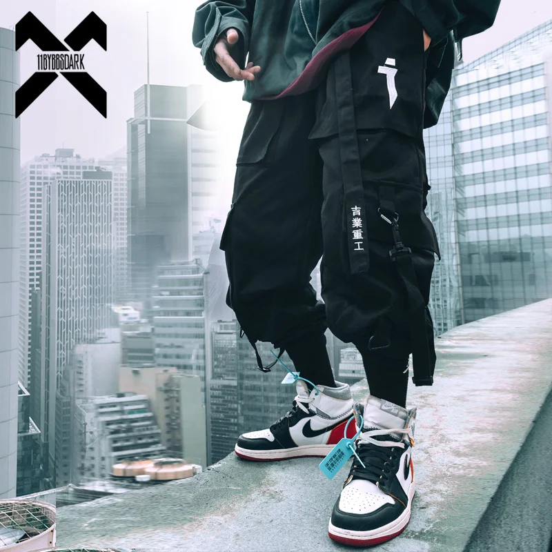 

11 Cargo Pants Men Hip Hop Tactics Joggers Trousers Elastic Waist Ribbon Fahsion Harajuku Streetwear Pant Male WX001