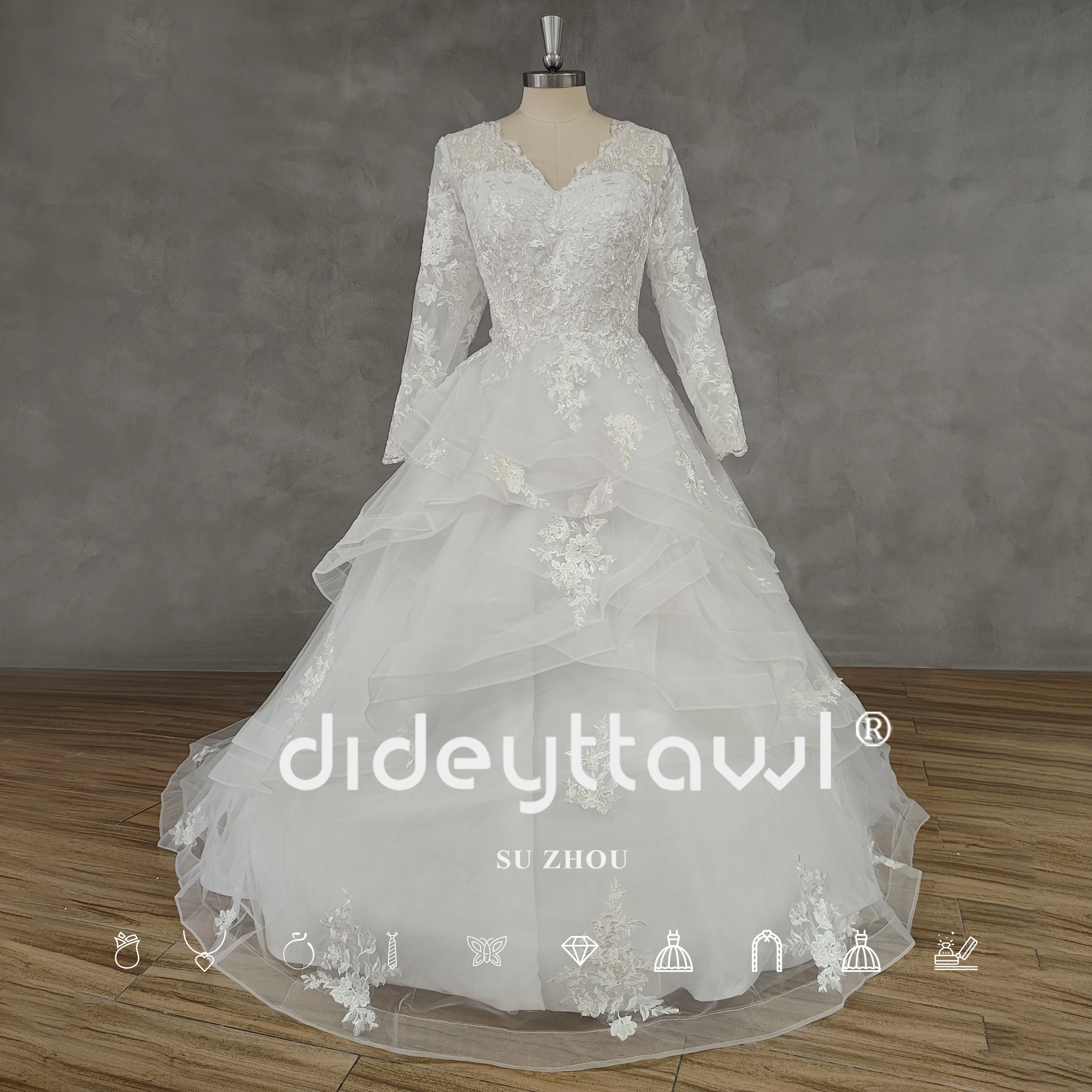 

DIDEYTTAWL Real Picture V-Neck Appliques Long Sleeves Tiered Tulle Wedding Dress Lace Up Back Ball Gown Court Train Bridal Gown