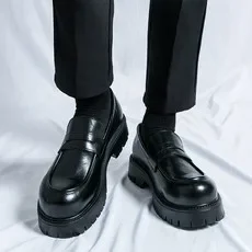 Деловые официальные туфли на массивной подошве. Английский стиль соответствует