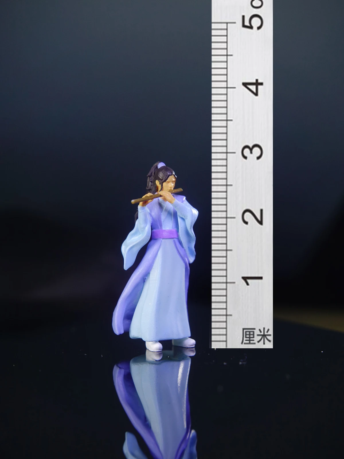 

Статуэтка флейтист из канифоли