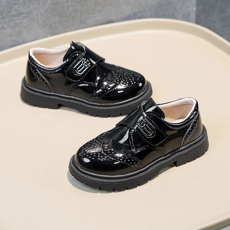 

Children Loafers for School Black Hollow Spring New Versatile Boys Hook & Loop Glossy Kids Fashion Girls Leather Shoes Britain