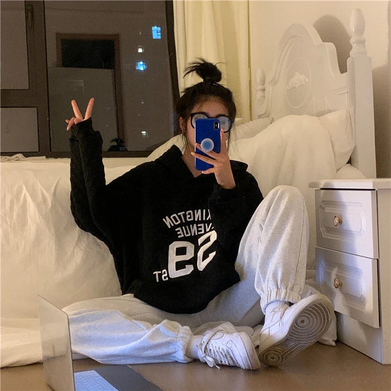 

1049 Autumn and winter new heavy industry embroidery loose hooded Sweatshirts