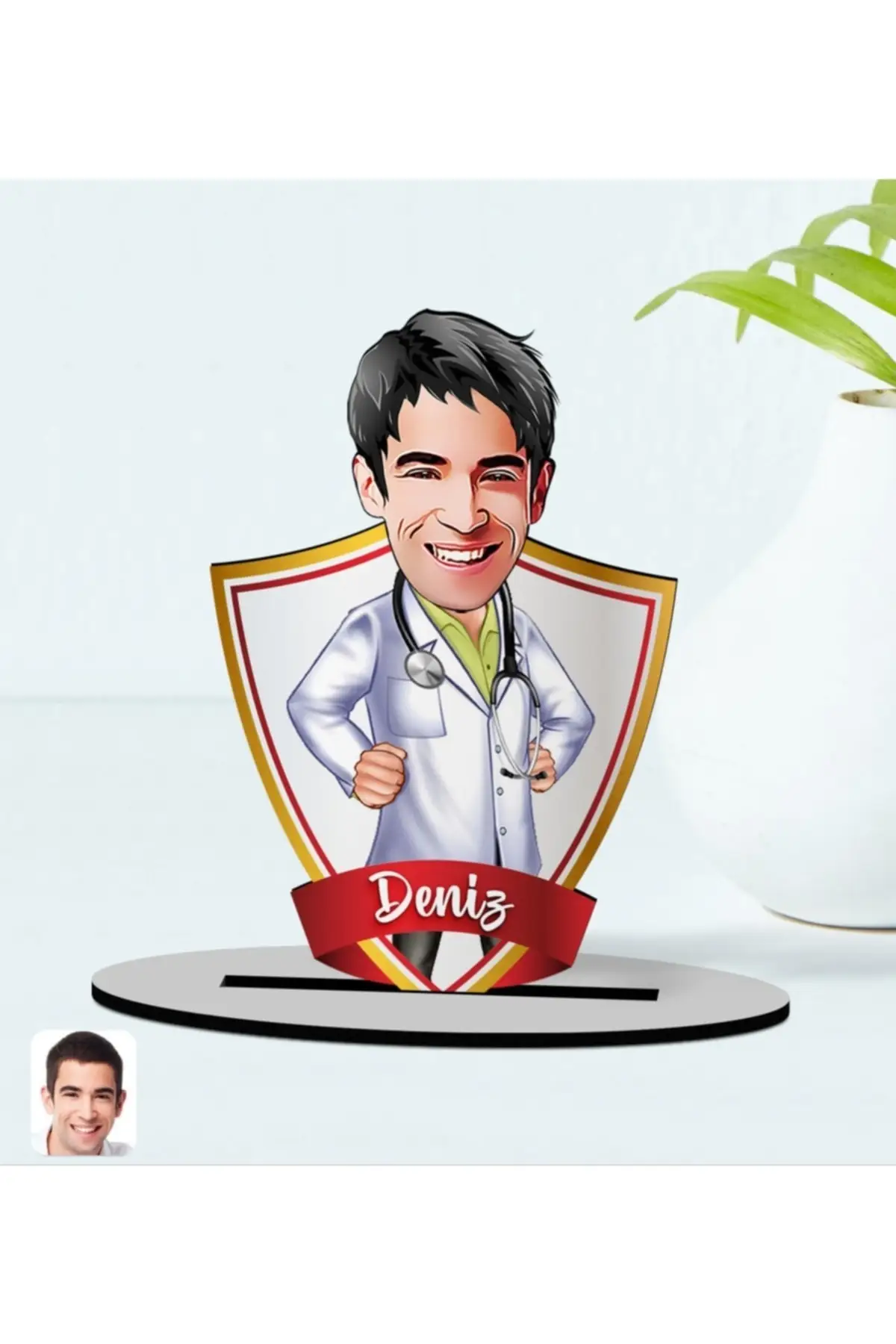 

Personalized Female Radio Broadcaster 3d Trinket with Cartoon Wooden Stand-1