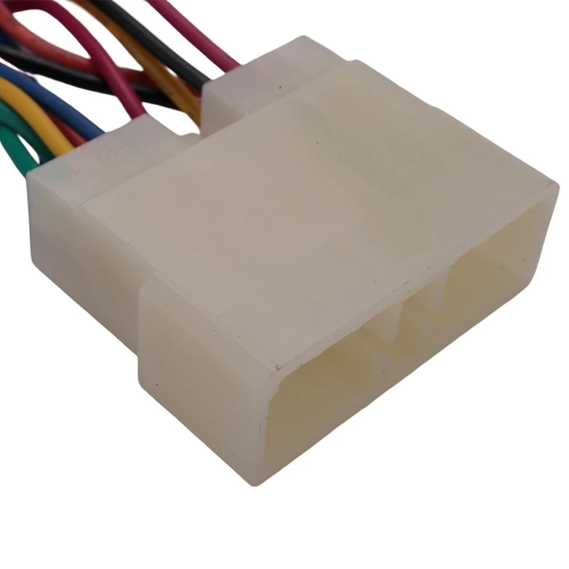 Передний левый главный переключатель стеклоподъемника со стороны водителя