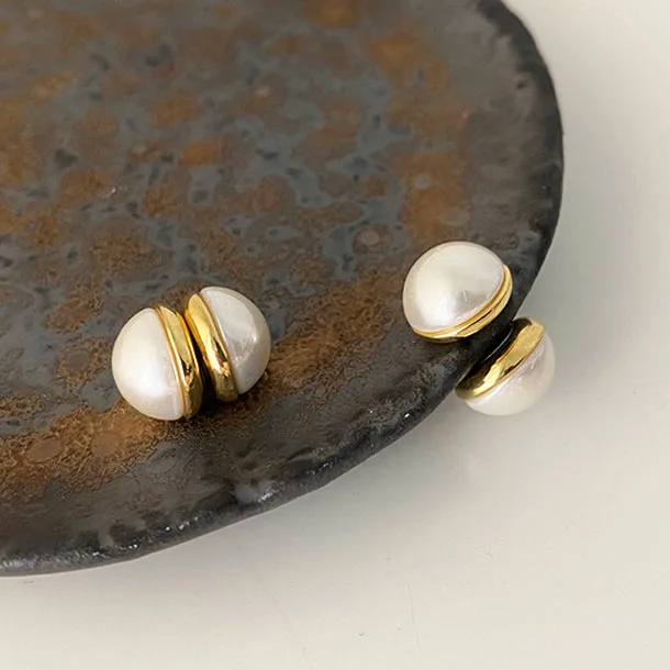 

Korean Fashion Elegant Simple Round Pearl No Piercing Magnet Clip On Earrings For Women New Charms Ear Jewelry 2022