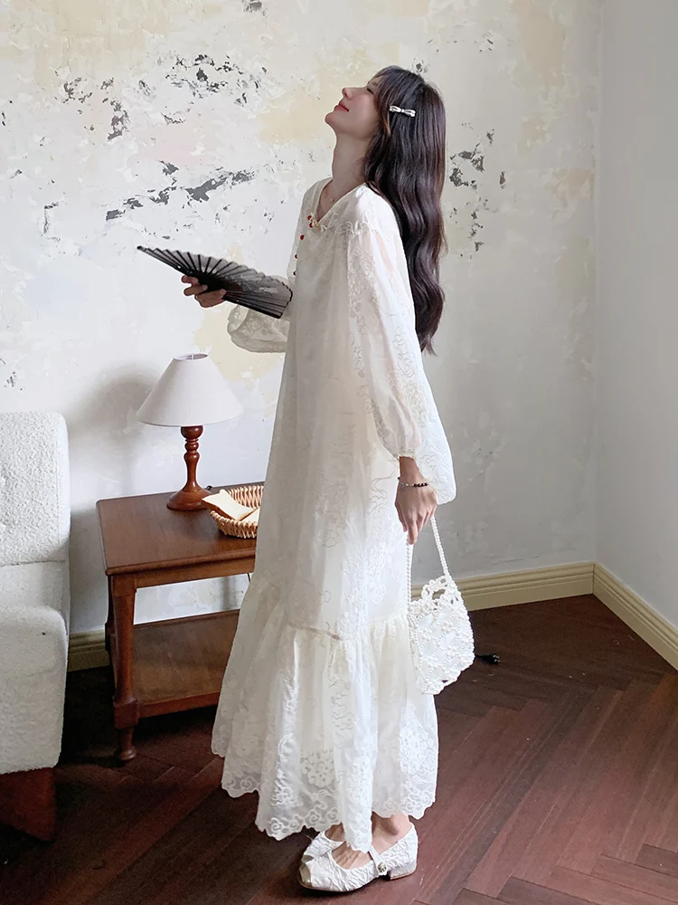 New Chinese Sle Cool and Relaxed Feeling Wear White Dress 2024 Early Autumn Women clothes Temperament Gentle Skirts