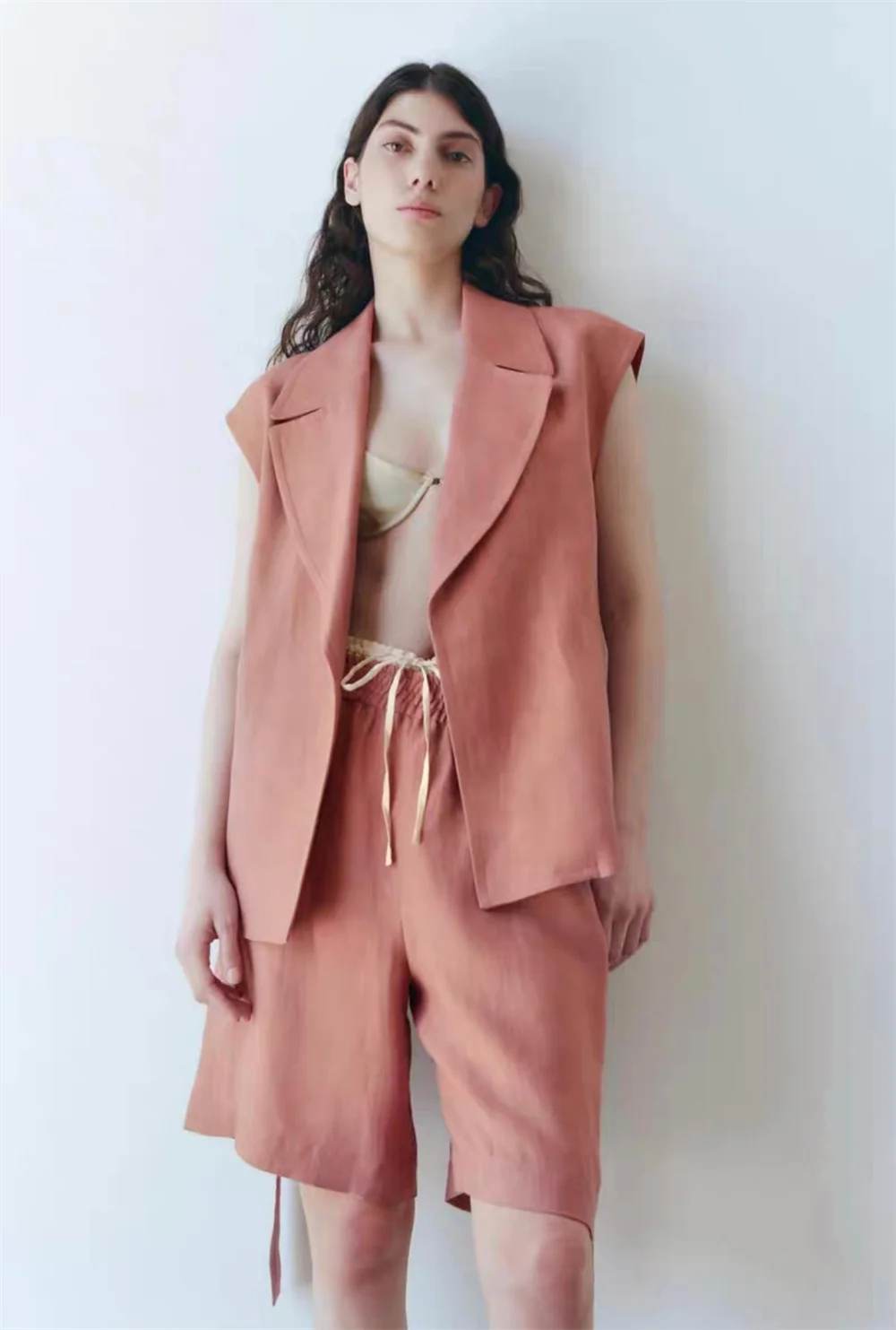 Women with Belt Sleeveless Blazer Vest and Side Pockets Shorts Elegant Office Lady Loose Lapel Collar Vest Tops Shorts Suit