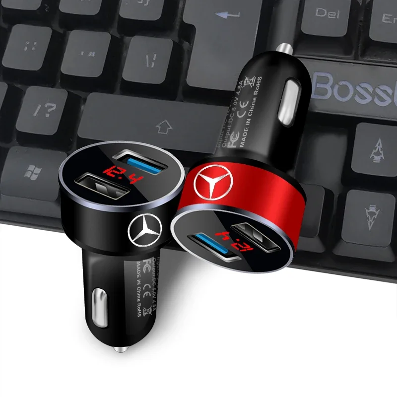 Автомобильное зарядное устройство с 2 USB-портами и цифровым дисплеем