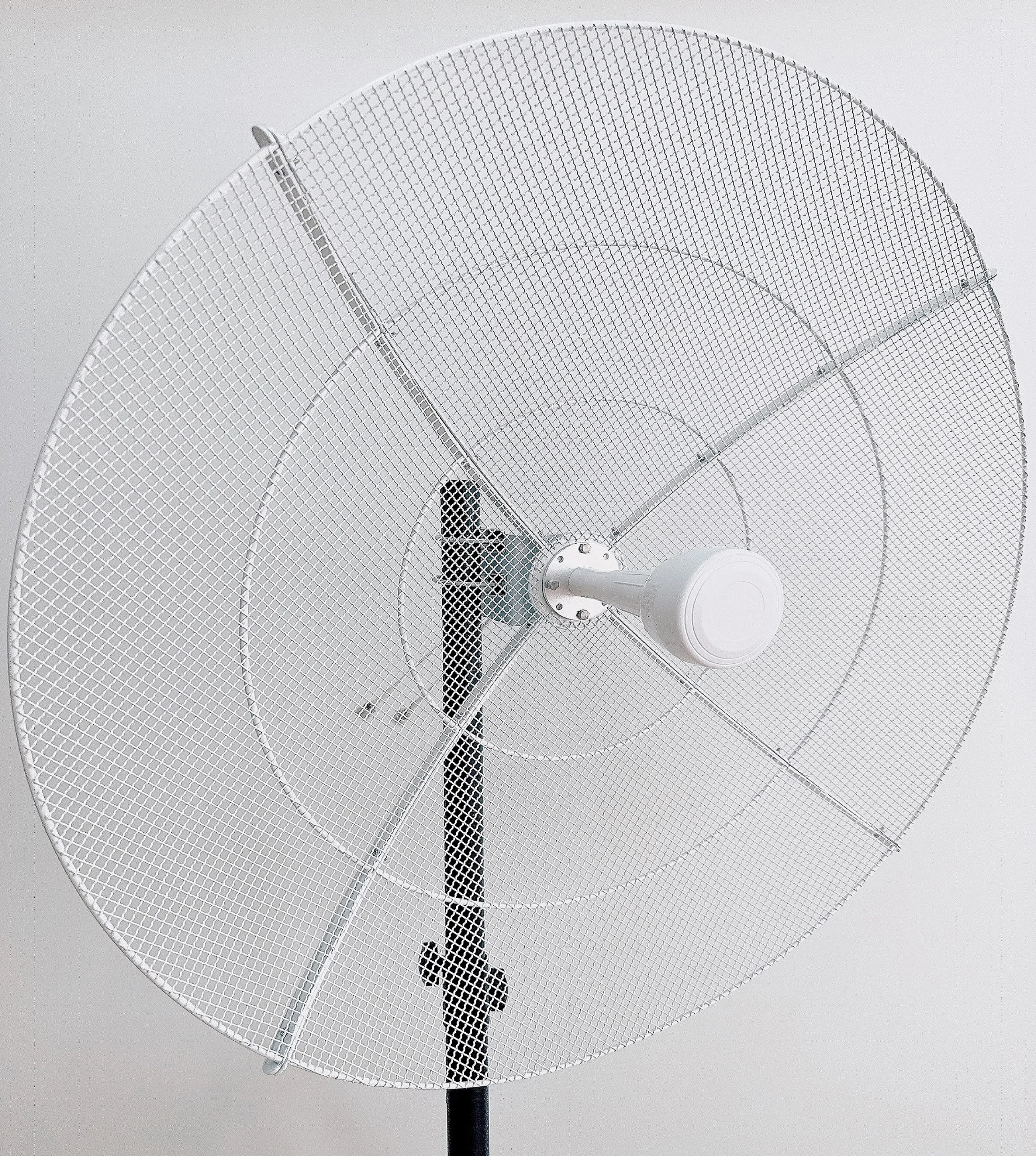 

Wifi signal amplifier antenna 4g5g 1710-4200MHz 27dbi hyperbolic antenna