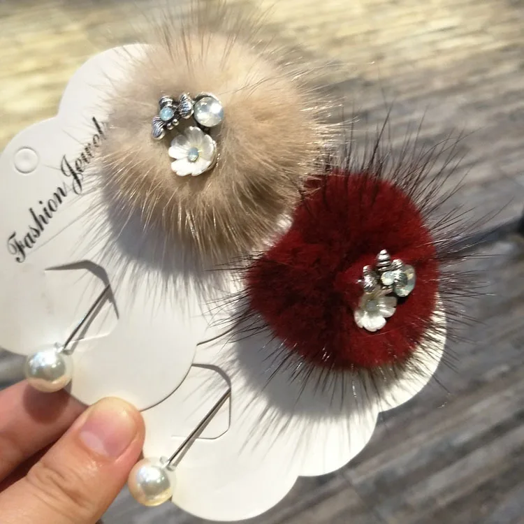 

i-Remiel Women Fashion Mink Hair Ball Lady Flower Long Needle Brooch Pin Scarves Zinc Alloy Pearl Pins and Brooches Shirt Dress