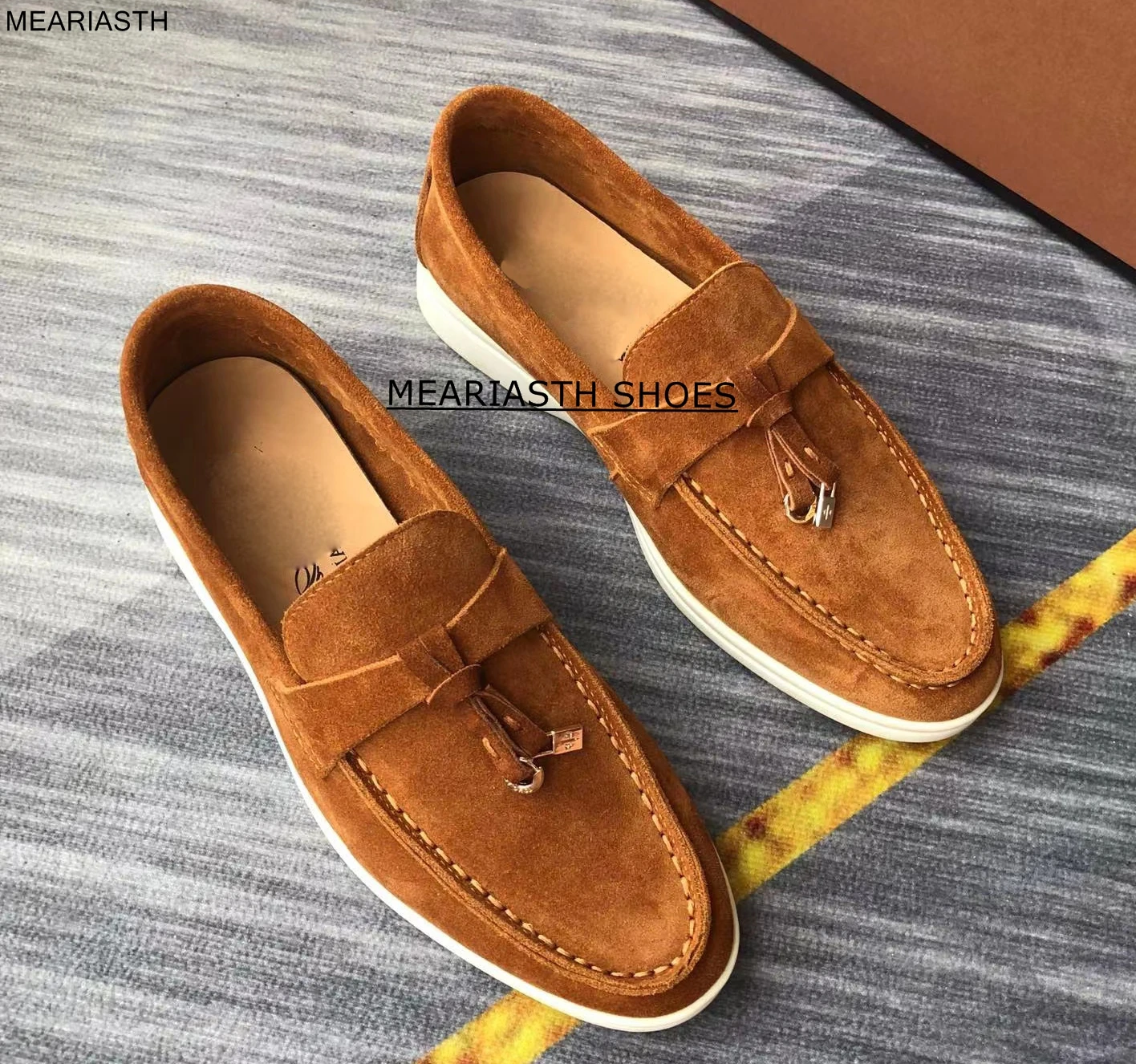 

suede Leather Flat Women Loafers Shoes multiple colour Suede Summer Walking Shoes Metal Lock Casual Driving designer man shoes