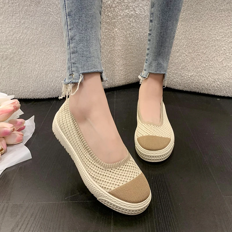 

BCEBYL Summer Round Head Mesh Shallow Mouth Breathable Lightweight Sandals New Fashion Sports And Leisure Flat Women's Shoes