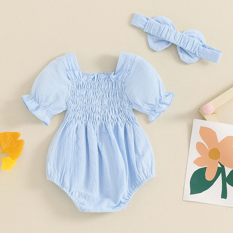 Летний однотонный комбинезон с рукавами-фонариками и оборками