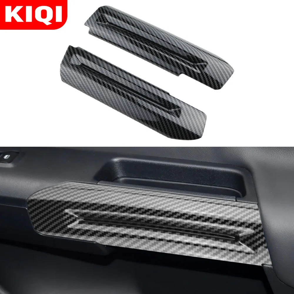 

Для Ford Mustang 2016-2022 подлокотник передней двери, крышка панели, наклейка на дверь, отделка из углеродного волокна, рамка, аксессуары для салона автомобиля