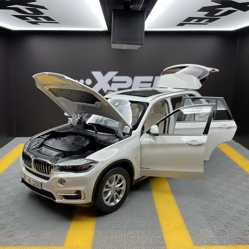 Коллекция полноразмерных моделей автомобилей из сплава Paragon 1:18 X5 F15
