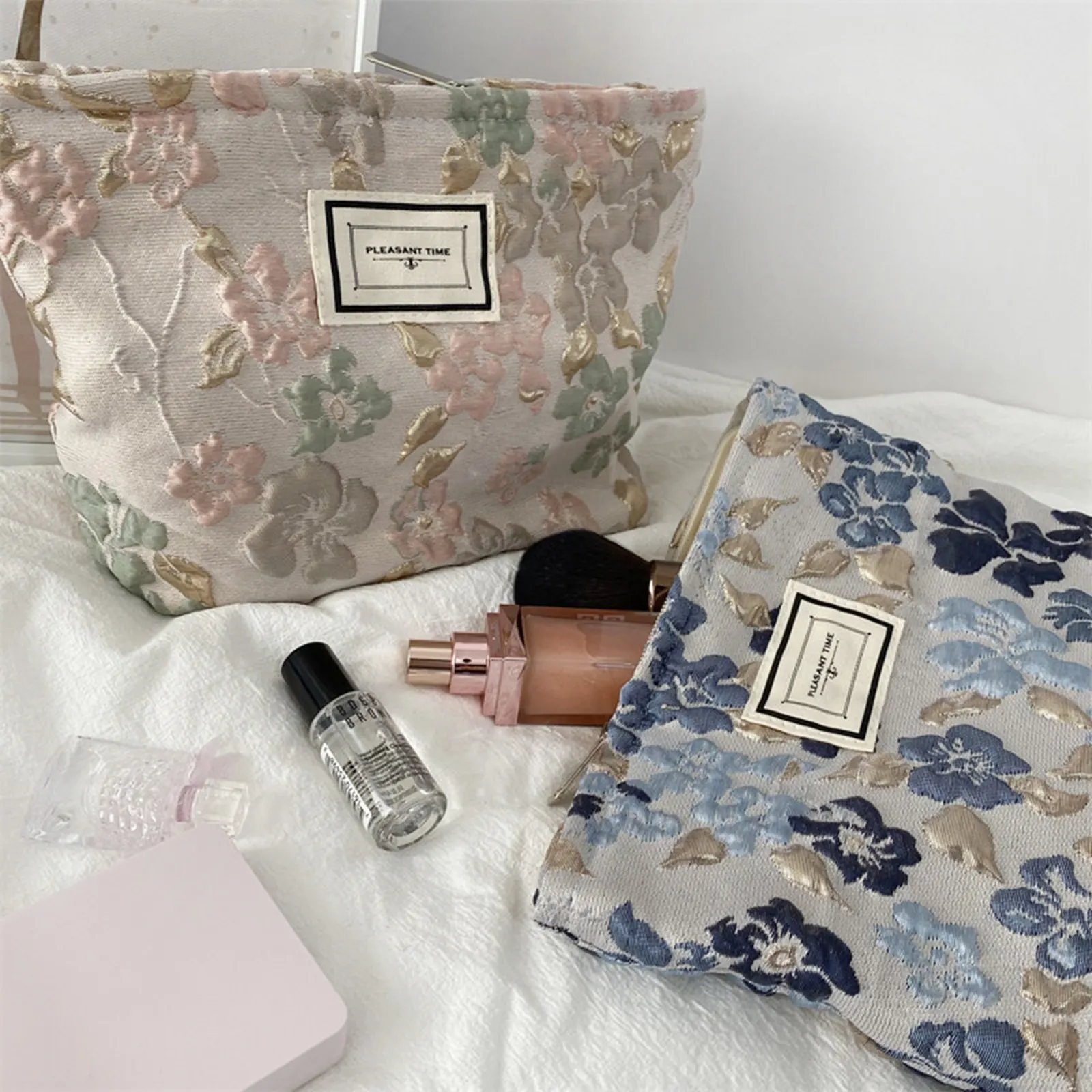 

New French Relief Flower Print Cosmetic Bag Fashion Canvas Washing Bag Large Capacity Women Travel Cosmetic Pouch Storage Bag